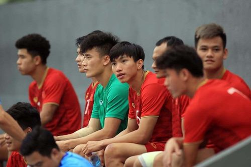 Siêu bão đổ bộ, U22 Việt Nam thấp thỏm chờ hoãn trận