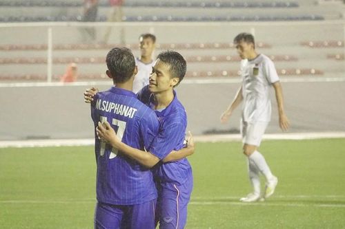 Thắng nhọc U22 Lào, HLV Nishino vẫn nắn gân U22 Việt Nam