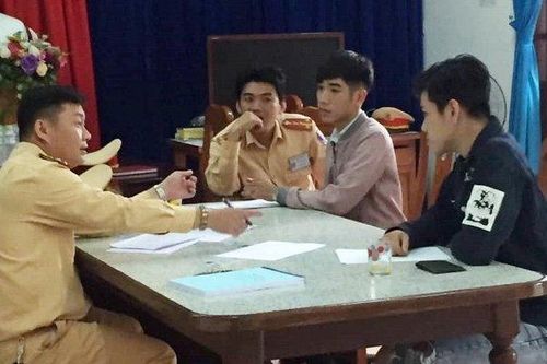 Triệu tập nhóm 'quái xế' đua xe, bốc đầu trên đèo Hải Vân
