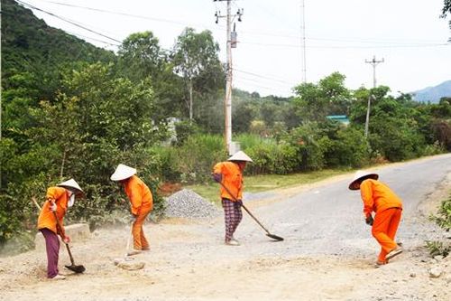 Gần 1 tỷ đồng sửa chữa đường 8A