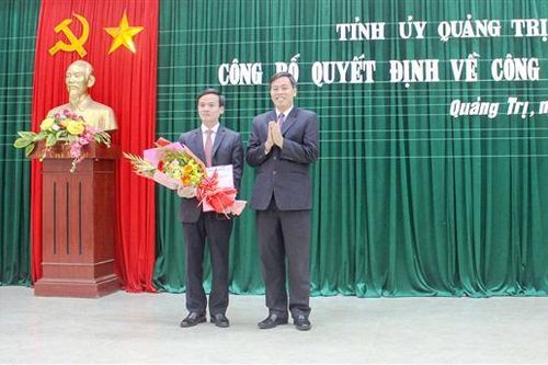 Công bố các quyết định về công tác cán bộ