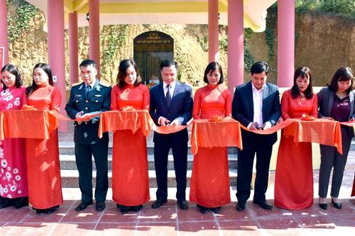 Khánh thành Nhà bia tưởng niệm các Anh hùng liệt sỹ xã Vinh Quang