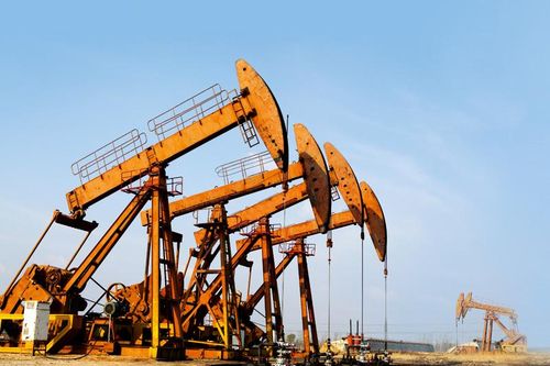 Giá dầu thô tăng nhờ kỳ vọng OPEC tiếp tục giảm sản lượng khai thác