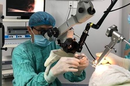 Lần đầu tiên ứng dụng điều trị ung thư vùng họng bằng dao Laser CO2