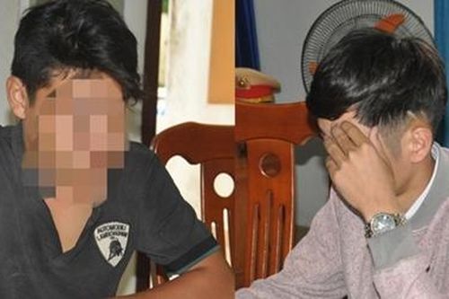 Bắt 2 kẻ 'làm xiếc' bốc đầu xe mô tô trên đèo Hải Vân