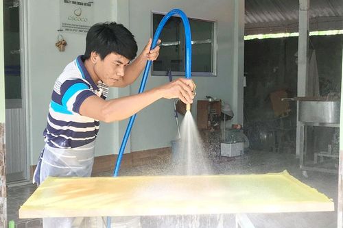 Sản xuất giấy từ bẹ cây dừa: Thân thiện môi trường, tăng nguồn thu cho người dân