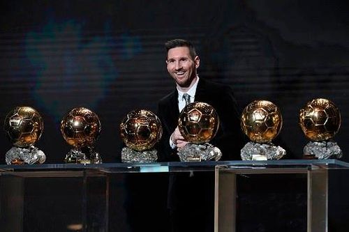 Messi xúc động khi nhận Quả bóng vàng thứ 6