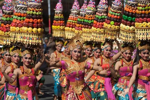 Khách du lịch đến quá đông, người Bali bị khan hiếm nước sạch