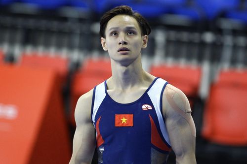 SEA Games 30: Đinh Phương Thành 2 lần đánh bại nhà vô địch thế giới