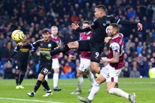Man City trở lại mạnh mẽ, thắng Burnley 4-1