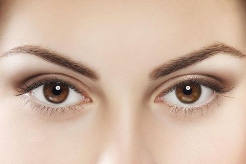 Mắt có dấu hiệu này, đi khám ngay vì có thể bạn đang mắc bệnh nguy hiểm