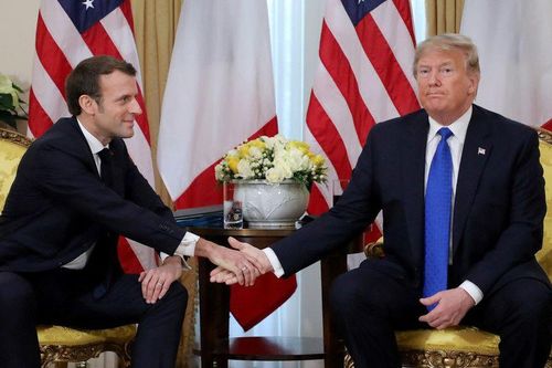 Không khí căng thẳng trong cuộc gặp giữa ông Trump và Tổng thống Pháp