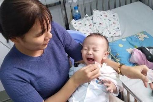 Bệnh nhi nhỏ tuổi nhất bị rối loạn nhịp tim được điều trị thành công