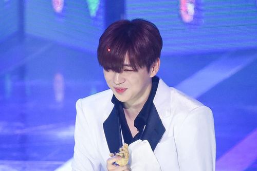Công ty lên tiếng việc Kang Daniel trầm cảm và hủy bỏ tất cả lịch trình - show âm nhạc