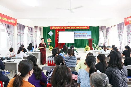 Hướng về phụ nữ vùng biển đảo