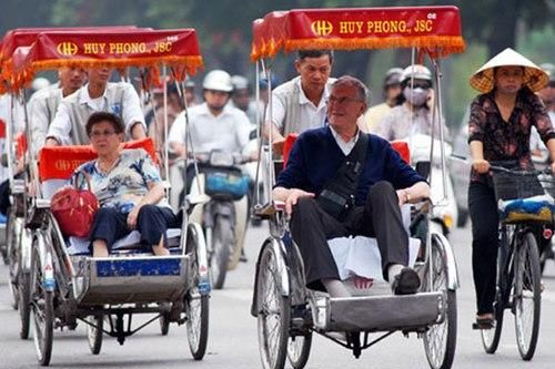 Xóa sổ xe xích lô ở Hà Nội: Nên hay không?
