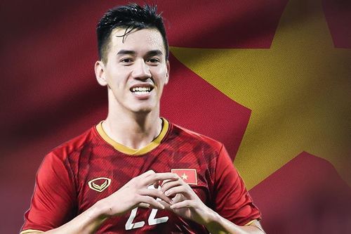 Fan Việt: 'Tiến Linh tuyệt vời, chân vàng, nhân cách vàng'