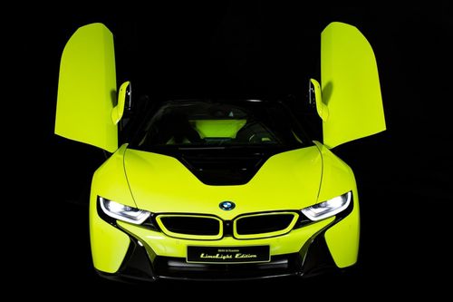 BMW ra mắt i8 Roadster chỉ một chiếc trên thế giới