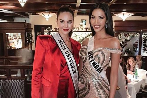 Hoàng Thùy tự tin khoe sắc với Miss Universe Catriona Gray