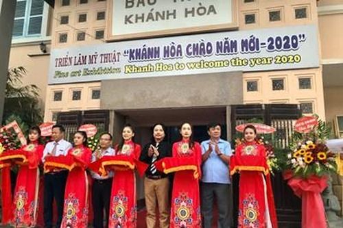 Khai mạc triển lãm mỹ thuật 'Khánh Hòa chào năm mới 2020'