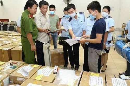 Hà Nội mở đợt cao điểm chống buôn lậu dịp Tết