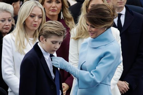 Melania Trump nổi đóa vì con trai 13 tuổi bị nữ giáo sư luật ĐH Stanford đem ra bỡn cợt
