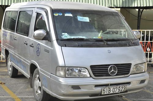 Xử phạt 2 xe làm rơi học sinh xuống đường