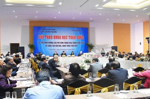 Phê bình văn học, nghệ thuật rơi vào tình trạng bất lực, buông xuôi
