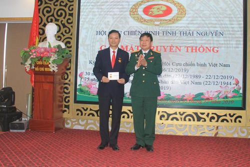 Gặp mặt kỷ niệm 30 năm Ngày truyền thống Hội Cựu chiến binh