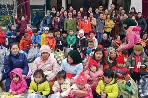 Sẻ chia khó khăn với các em học sinh và người dân nơi cực Bắc Tổ quốc