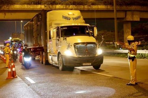 Giám đốc Công an Đồng Nai chỉ đạo xử lý nghiêm CSGT bảo kê xe quá tải