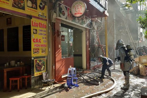 Hà Nội: Quán bún chả cháy dữ dội trên phố Hoàng Cầu