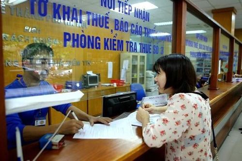 Bố mẹ tặng con đất thì có phải nộp thuế không?