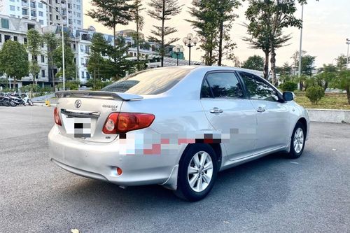 Sợ 'gánh' thêm tuổi, xe cũ ồ ạt giảm giá mạnh trước Tết