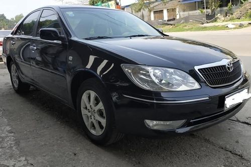 Thanh lý xe công, loạt Toyota Camry có giá cực rẻ