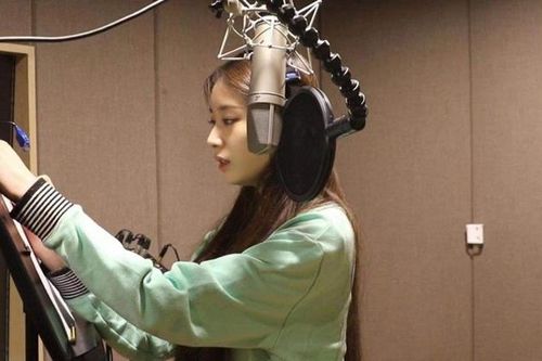 Cập nhật loạt ảnh phòng thu của Jiyeon (T-Ara): Màn comeback đáng chờ đợi cuối năm 2019