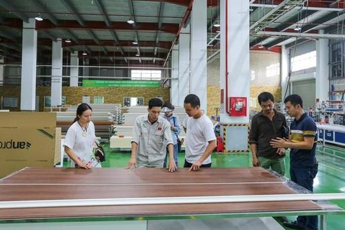 Nhựa Hà Nội chào sàn ngày 12/12, giá tham chiếu 45.900 đồng
