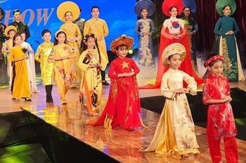 'Áo Dài Show' Đà Nẵng nơi tôn vinh Văn hóa truyền thống Việt