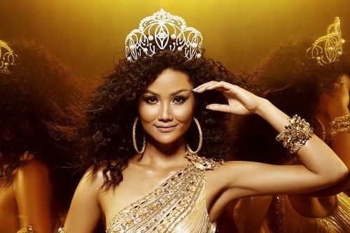 H'Hen Niê chia sẻ xúc động trước ngày hết nhiệm kỳ Hoa hậu Hoàn vũ Việt Nam
