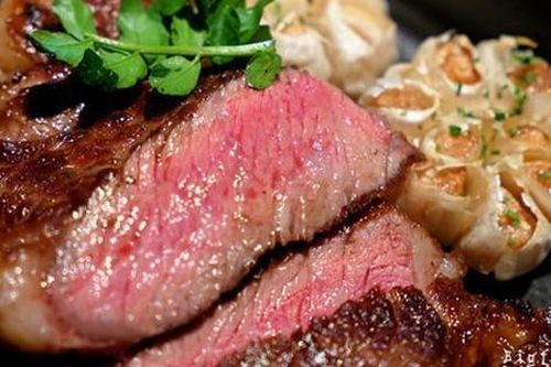 Bác sỹ cảnh báo nếu hay ăn thịt bò tái hãy dừng ngay vì đây là lý do