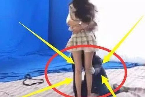 Đạo diễn sàm sỡ Cảnh Điềm trước ống kính gây tranh luận gay gắt