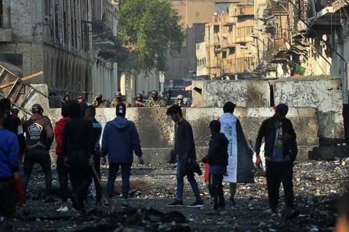 Tay súng bắn vào đám đông biểu tình Iraq, 15 người thiệt mạng
