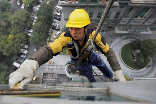 Kinh tế Trung Quốc lao đao, người nghèo hứng đòn nặng nhất