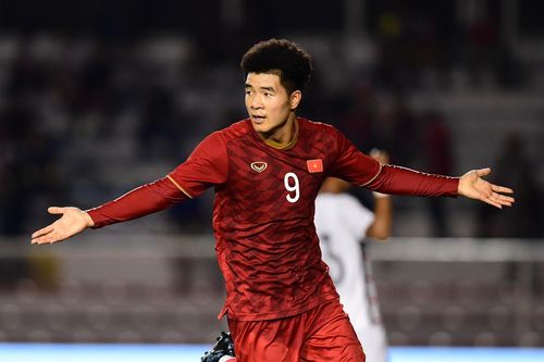 Ảnh chế Đức Chinh không còn 'đen' trong trận thắng 4-0 U22 Campuchia