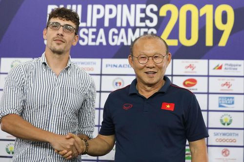 HLV trưởng U22 Campuchia: 'U22 Việt Nam là đối thủ quá mạnh'