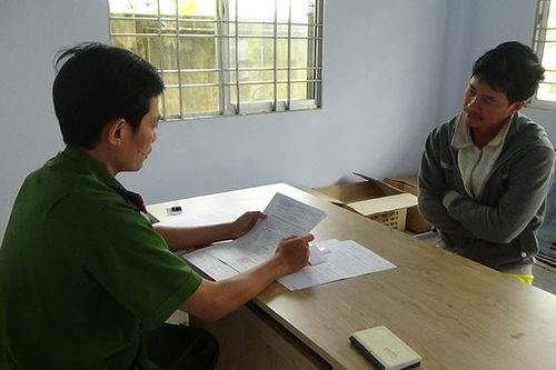 Khởi tố bị can gây thương tích và chống người thi hành công vụ