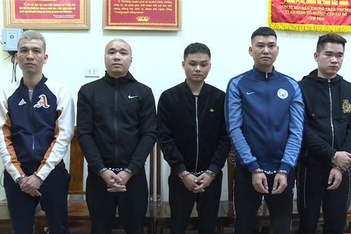 Bắc Ninh: Bắt nhóm tổ chức đánh bạc và cá độ bóng đá gần 100 tỷ đồng