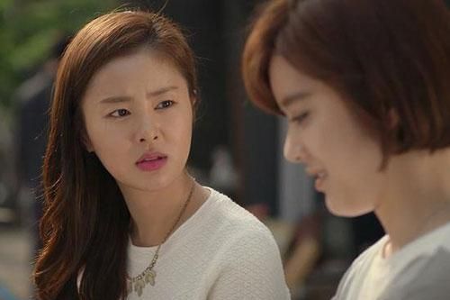 'Cứng' như vợ nhà người ta, bị nhân tình của chồng chê xấu liền chỉ ra 1 điểm sau thân hình đồng hồ cát của cô ả mà khiến cô ta tức trào ngược