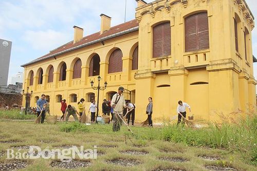 Biên Hòa ra quân ngày thứ Bảy xanh sạch đẹp tại các khu di tích lịch sử văn hóa
