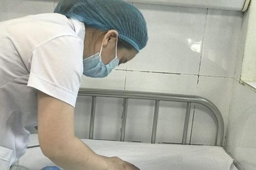 Hàng trăm trẻ phải nhập viện vì virus cúm